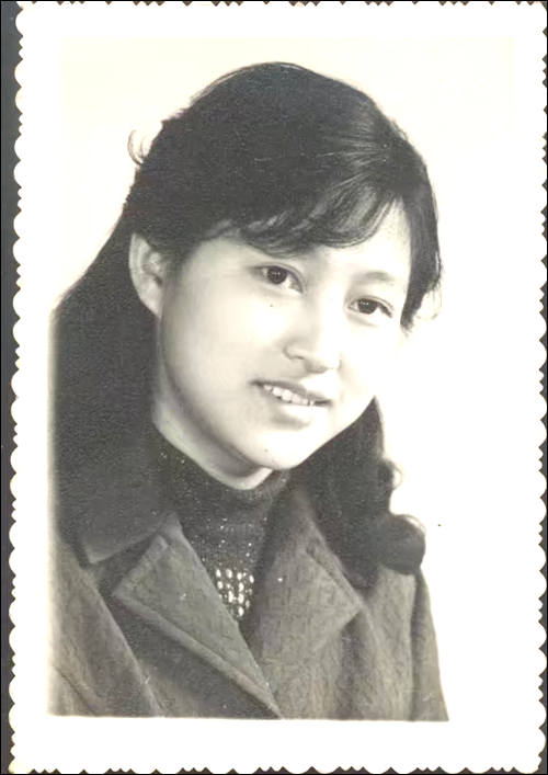 ������Ѱ��������ĸ������  ������,1960�ڰ��հ���ʧɢ,��Ӥ��ʱ