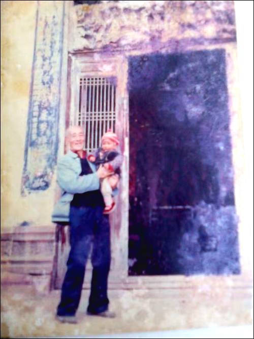 ���罨���׸�ĸ�����ɹ¶�������Ѱ���Ҹ�ĸ,�ڰ��ջ�ɽʧɢ,���