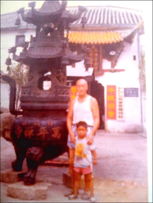 ���罨���׸�ĸ�����ɹ¶�������Ѱ���Ҹ�ĸ,�ڰ��ջ�ɽʧɢ,���