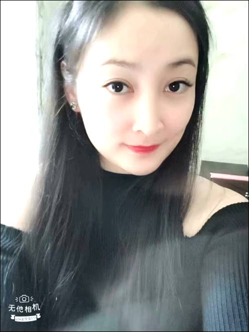 ����Ѱ��ĸ����Ӥ,1989���Ĵ��ɶ�ʧɢ,����ʱװ��һ��ֽ��������