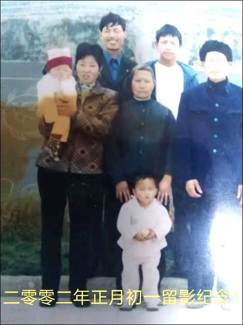 �ž�Ѱ��������ĸ,��������ɽʧɢ,ͼƬ����������ĸվ��ǰ��һ��