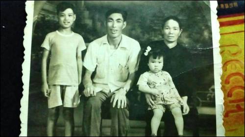 何明生河源宝贝寻家,1958在广东河源失散,照片里面的小姑娘