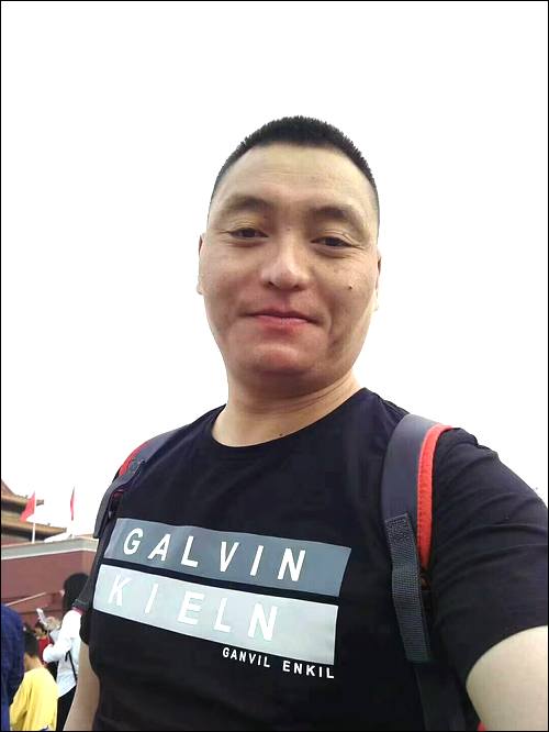 ����Ѱ��������ĸ,1985�ڱ���Ͻ��ʧɢ,�ڱ��Ӽ����пŴ̺��Ҷ�