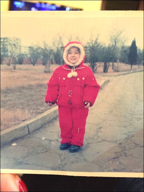 ��ФФ��ĸ˫�ף����ǿ����ǵñ�������Ů��,1990�ں������ʧɢ,