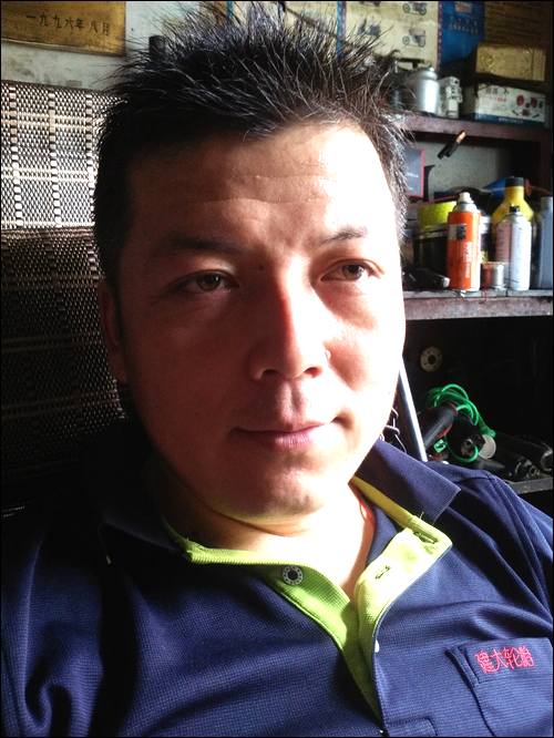 ��־���Ҽҵ��� ��־��,1979�����ɹ���ʧɢ,Ƥ���ױ�����˫��Ƥ