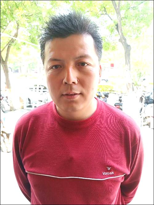 ��־���Ҽҵ��� ��־��,1979�����ɹ���ʧɢ,Ƥ���ױ�����˫��Ƥ