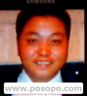 四川三娃(被骗走),　　由于生不逢时逢地母亲未来得